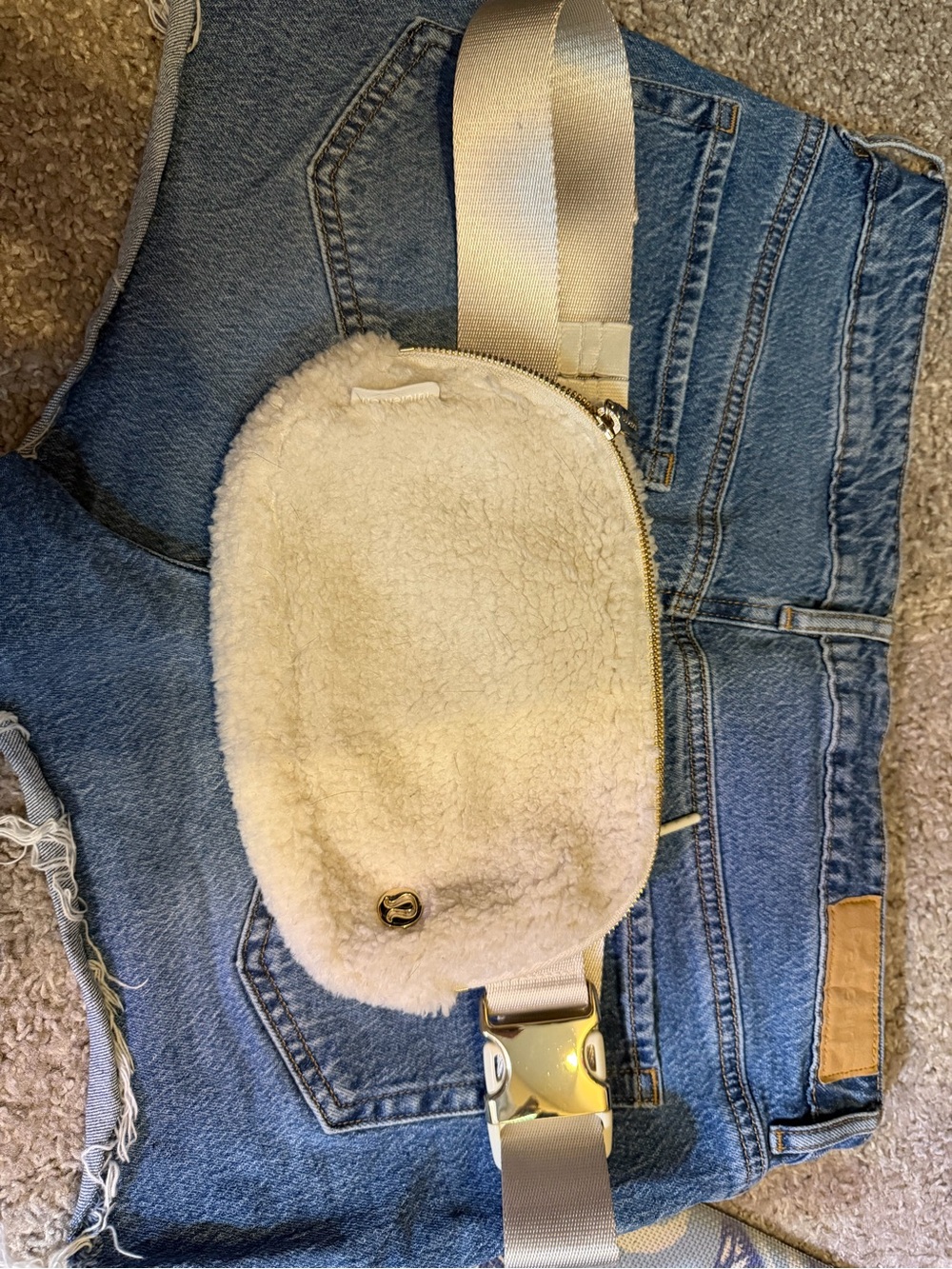 lululemon athletica Cream Sherpa Belt Bag with Beige Strap
